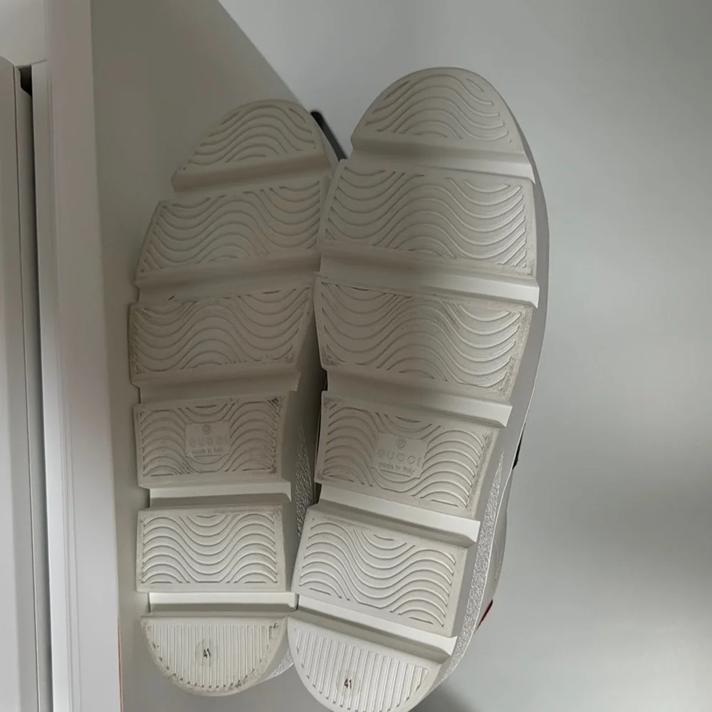 Gucci White Sneakers with Red and Green Accents - Picture 5 of 5